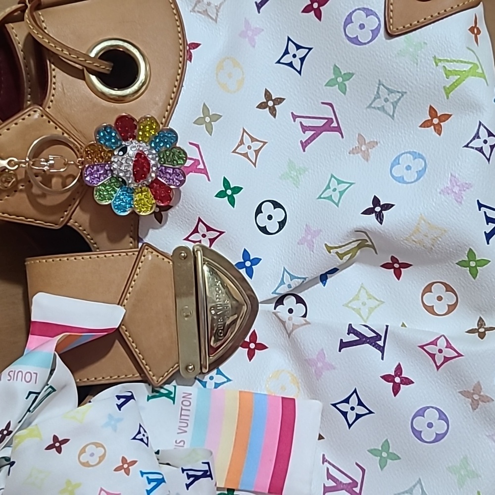 Louis Vuitton Ursula GM - Picture 4 of 15